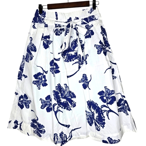 Zara Dresses & Skirts - Zara Women's White and Navy Floral A-line Skirt 100% Cotton